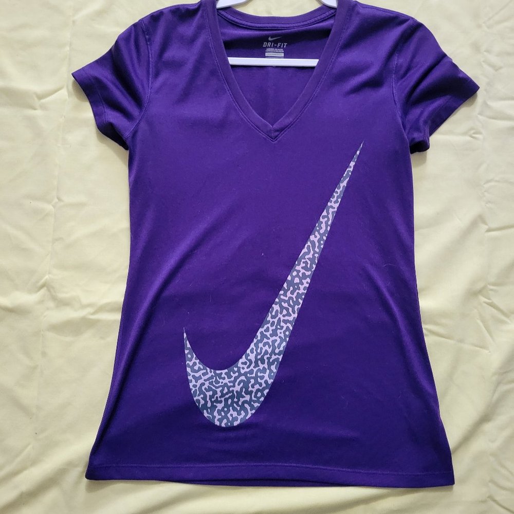 Nike Womens DRI-FIT Short Sleeve V-Neck
